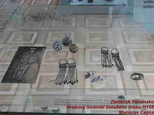 Zámeček Pohansko - Inventář ženského hrobu